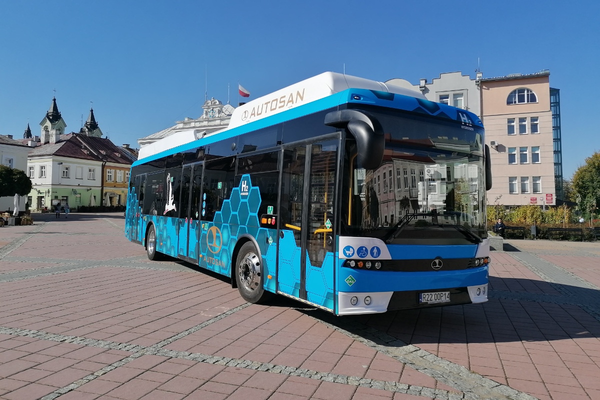 Pkn Orlen Planuje Otwarcie W R Pierwszej Stacji Tankowania Wodoru