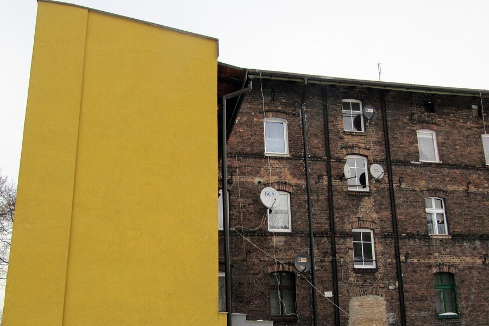 Ruda Śląska, ul. Janty 11 - budynek po remoncie elewacji