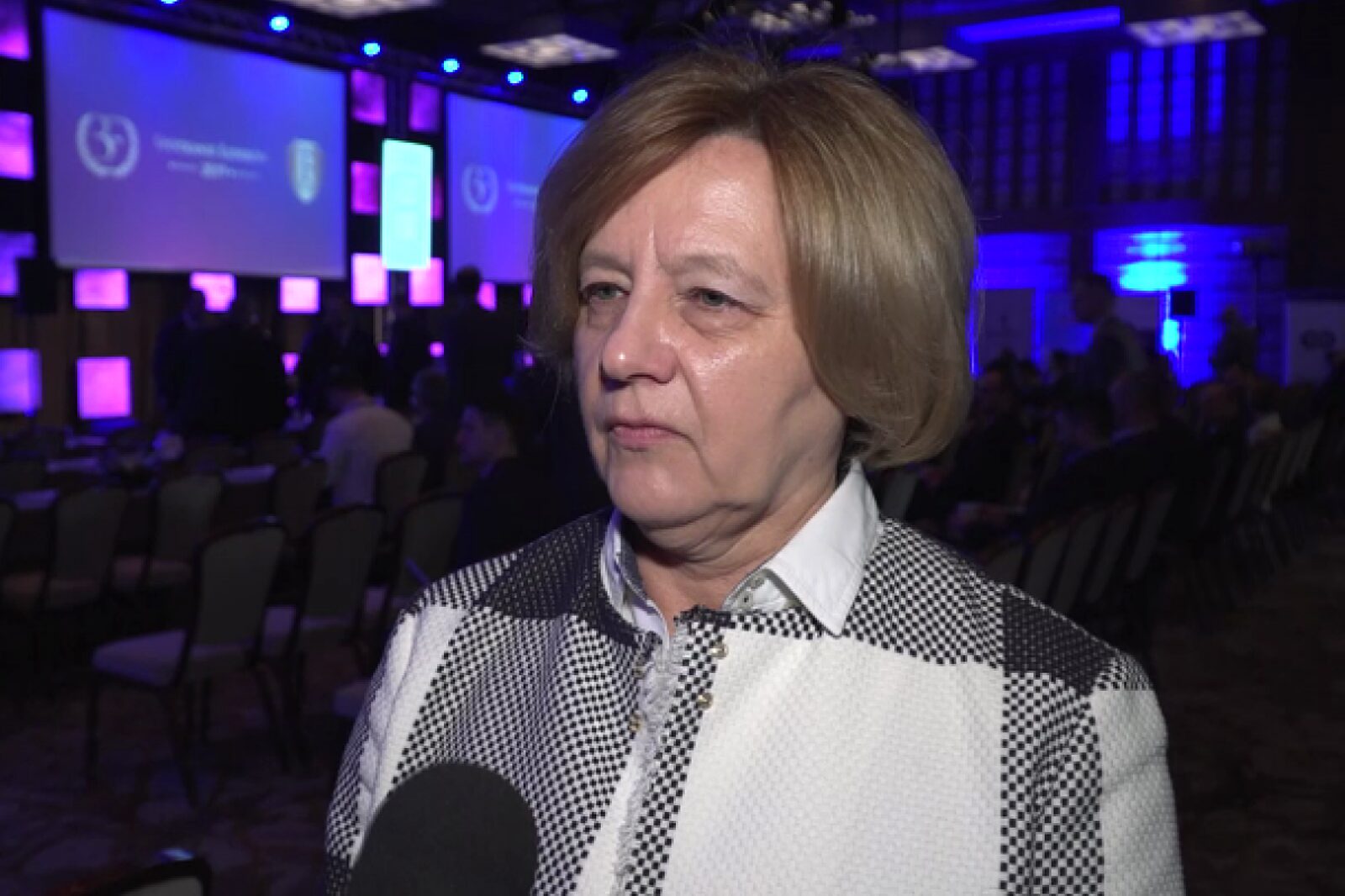 Annatrzecinska nbp newseria crop