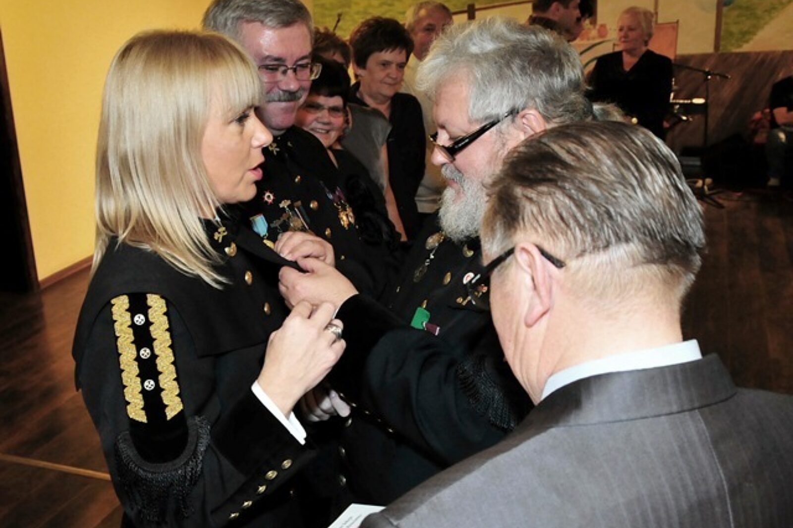 Bienkowska loj zlote serca adam utzig