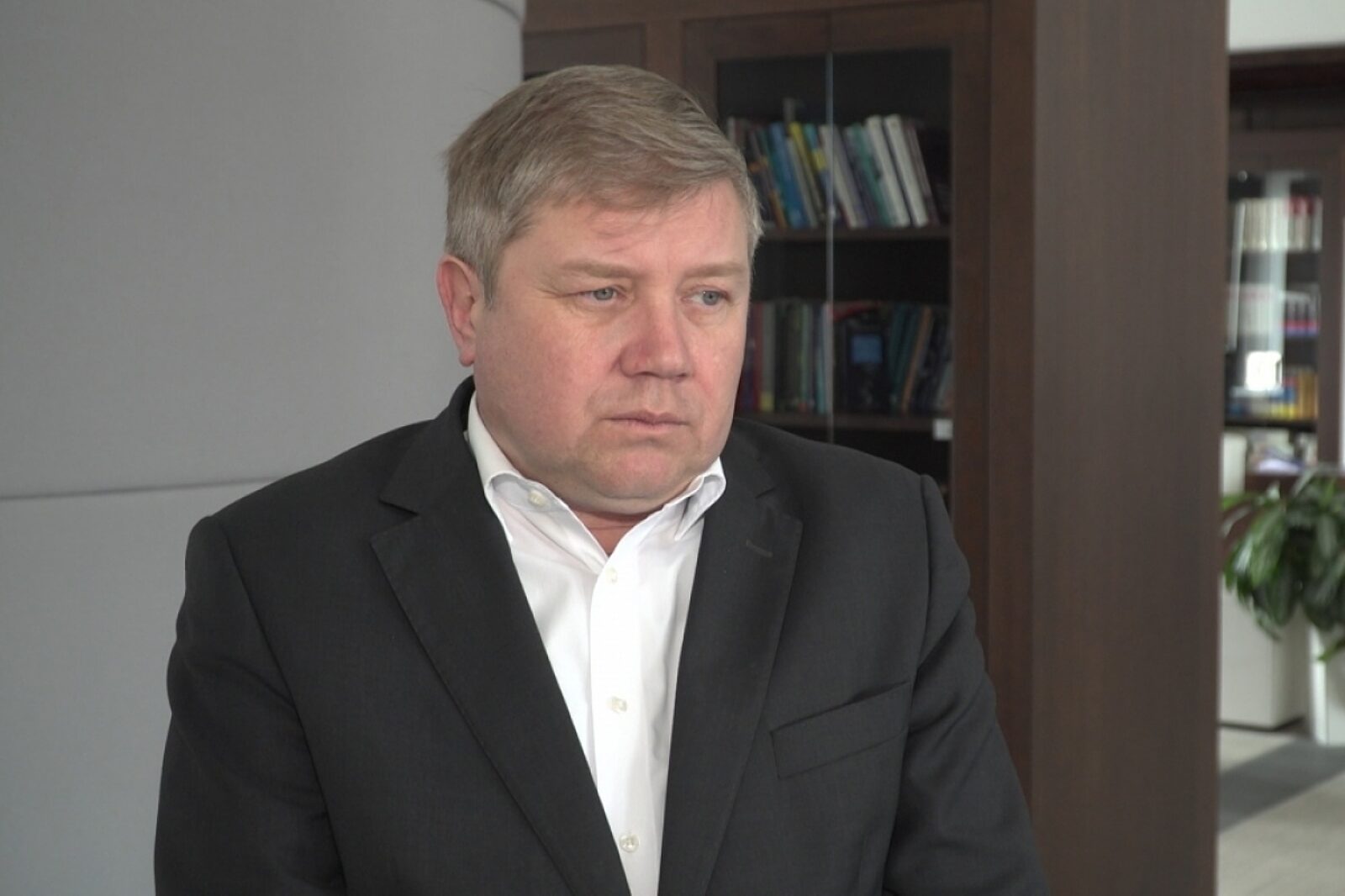 Cezarykazmierczak crop