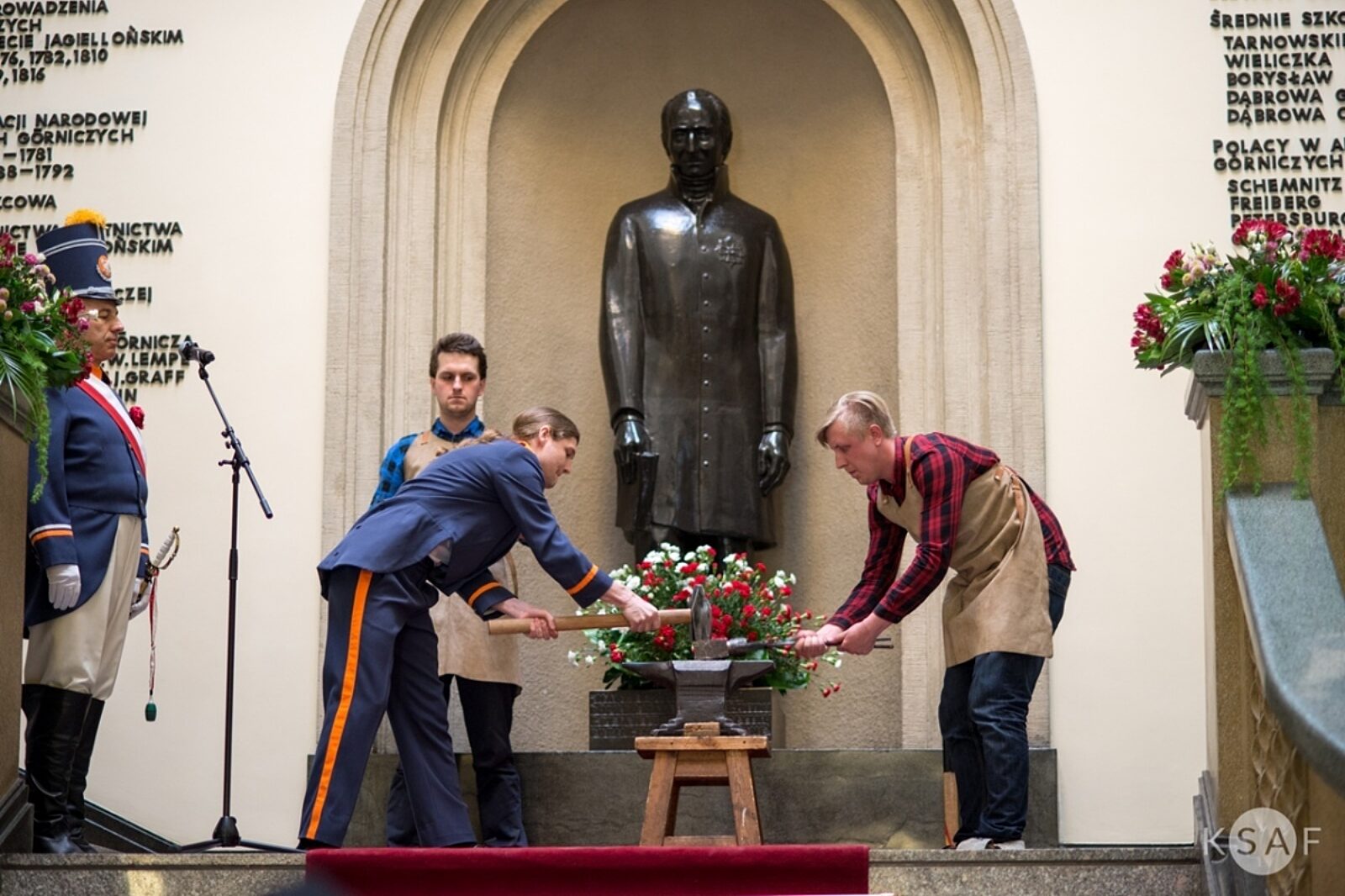 Dzienhutnikaaghfotkacpermontusiewiczksafagh