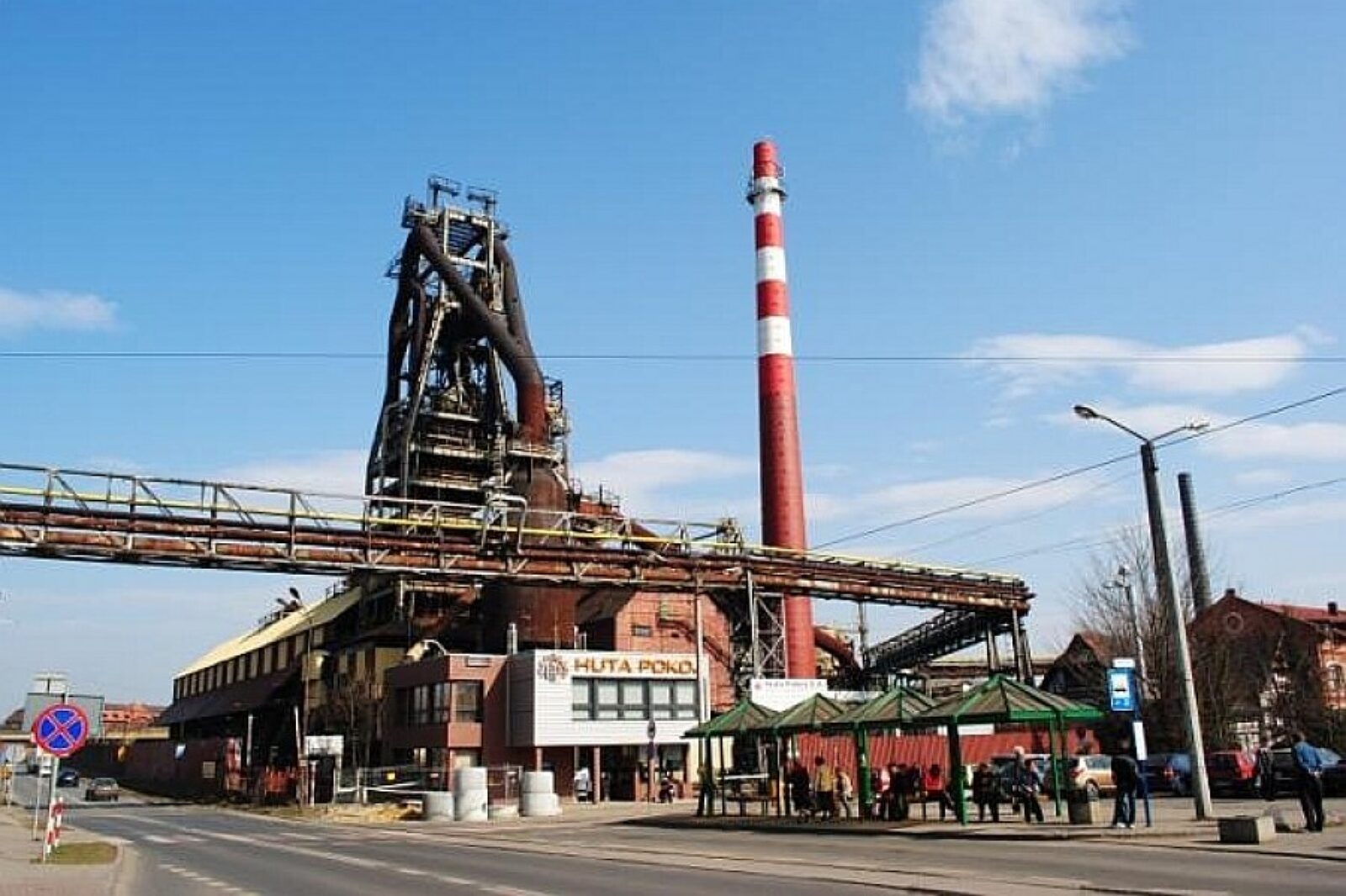 Huta pokoj brama wikimedia