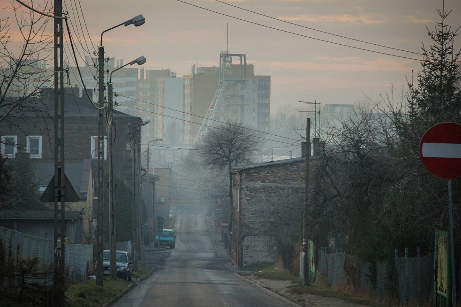 Kopalnia nie fedruje, a koła na wieżysię nie kręcą. Jednak te  świadectwa górniczej przeszłości przypominają o korzeniach miasta.