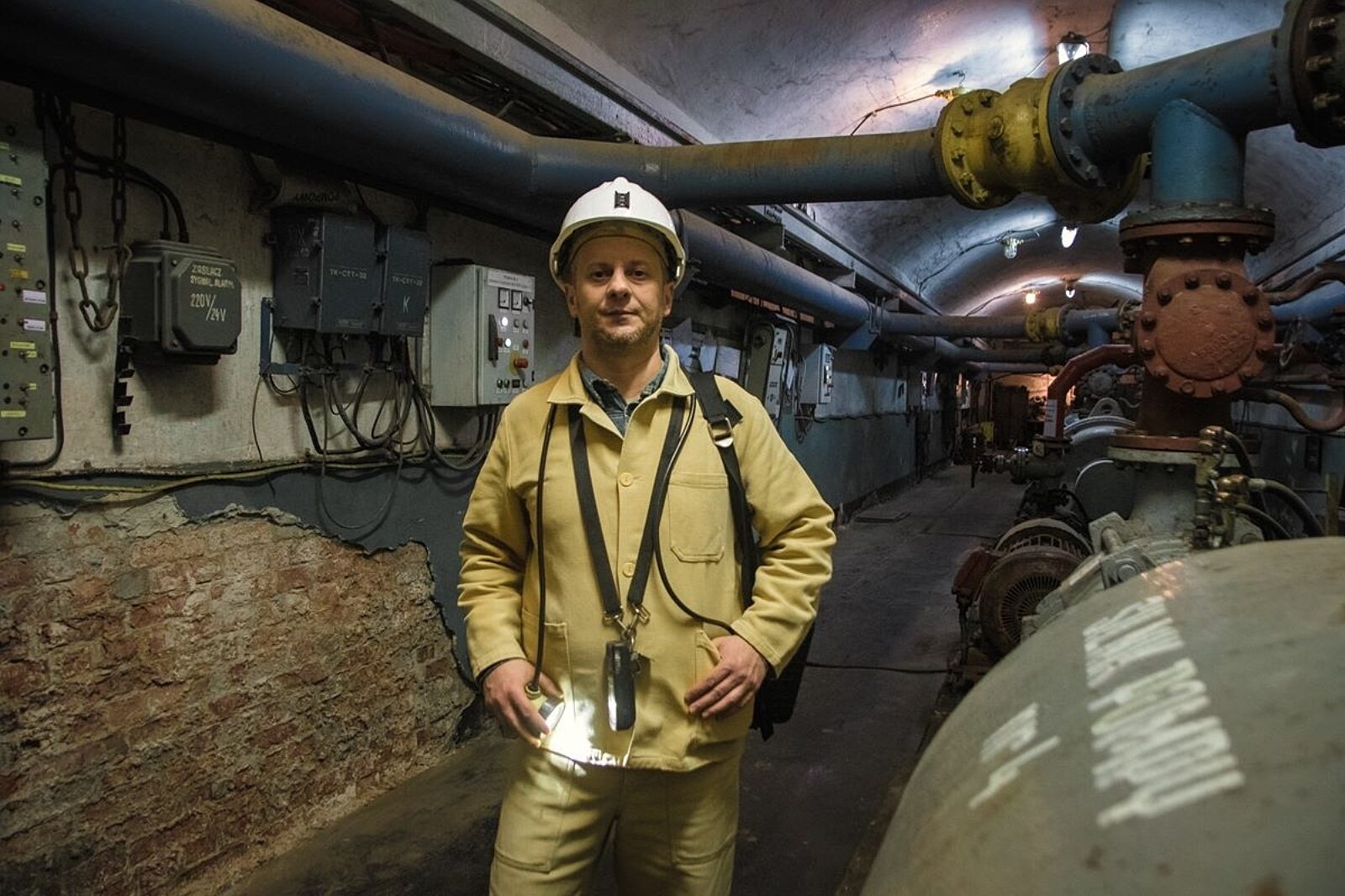 Dariusz Sowik jest nadsztygarem ds. wyciągów szybowych i nadsztygarem wiodącym w pompowni stacjonarnej Makoszowy