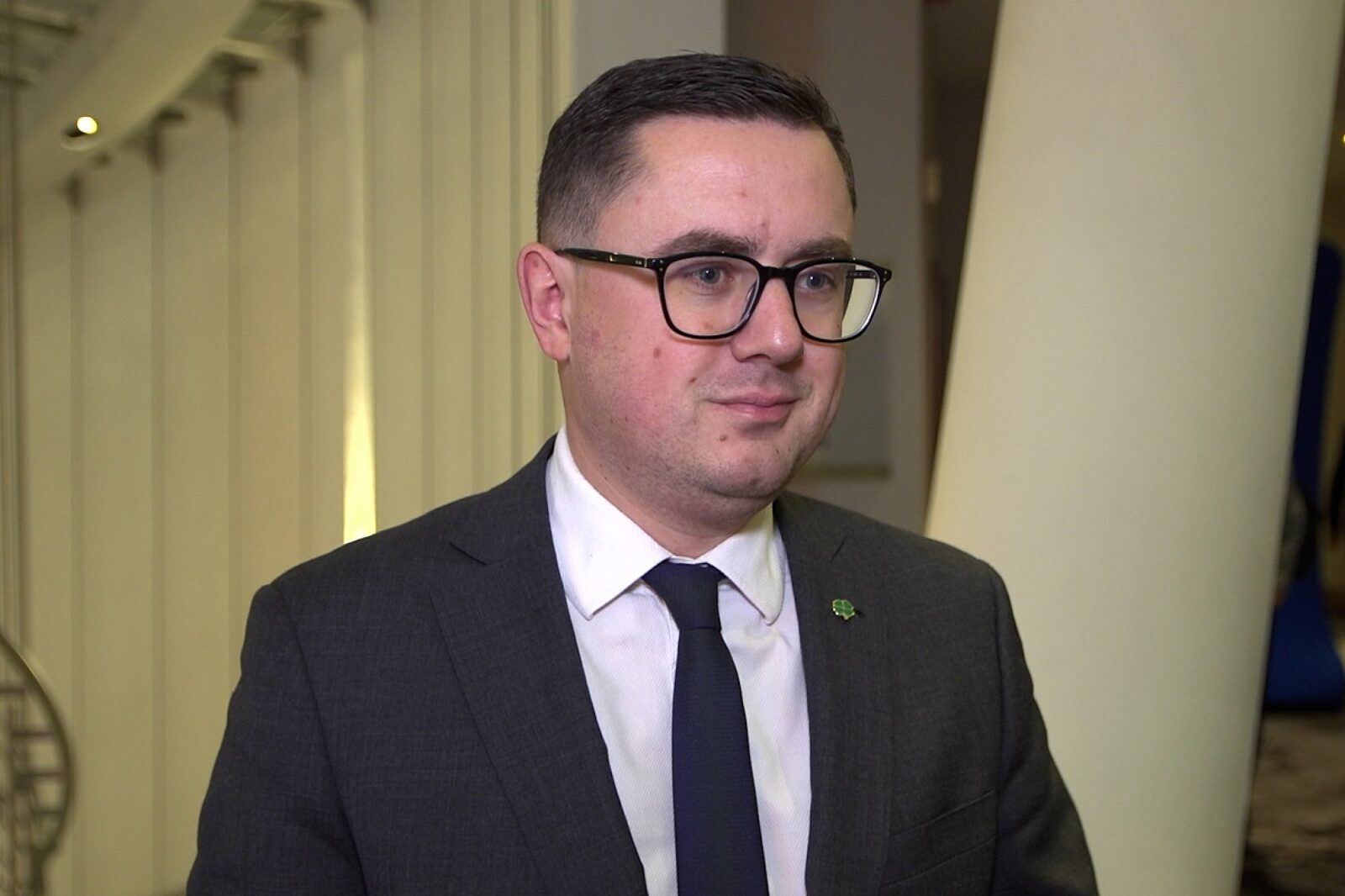 - Eskalacja konfliktu i jego długie trwanie, to jest największy kryzys na rynku naftowym, ropy i produktów od ponad pięćdziesięciu lat - podkreśla minister energii Miłosz Motyka