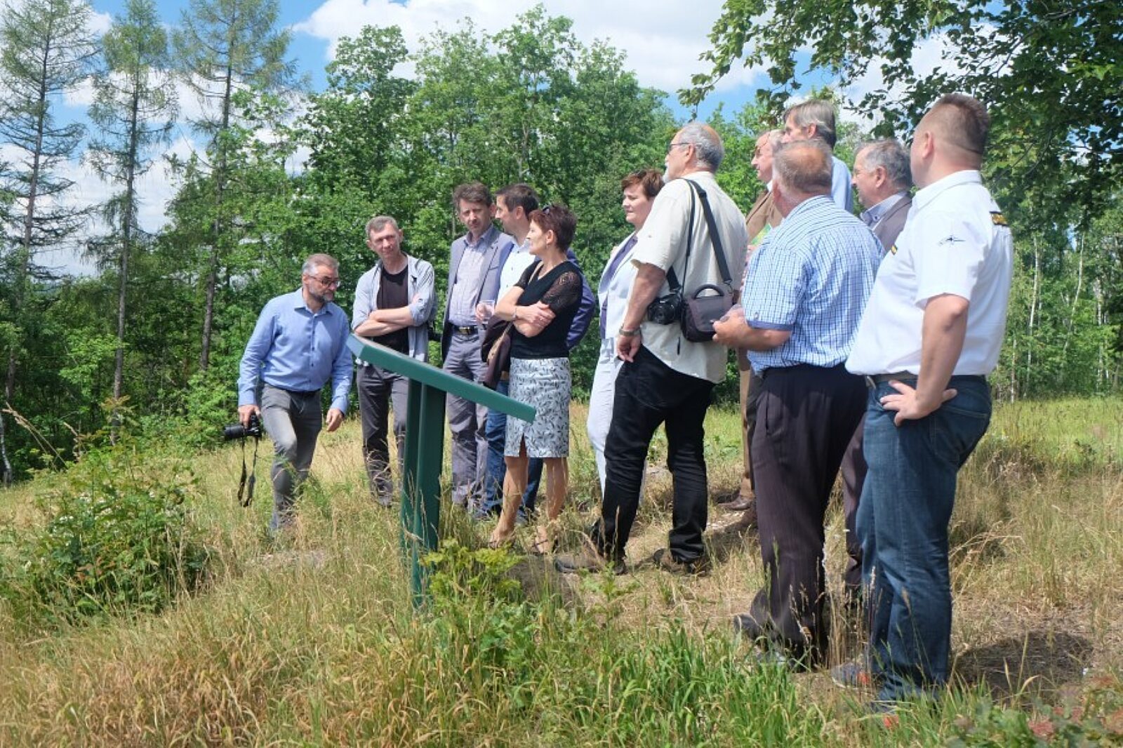Naszczyciegorywalprzytablicyinformacyjno edukacyjnejfotmgolaprzyrodaiczlowiekpl