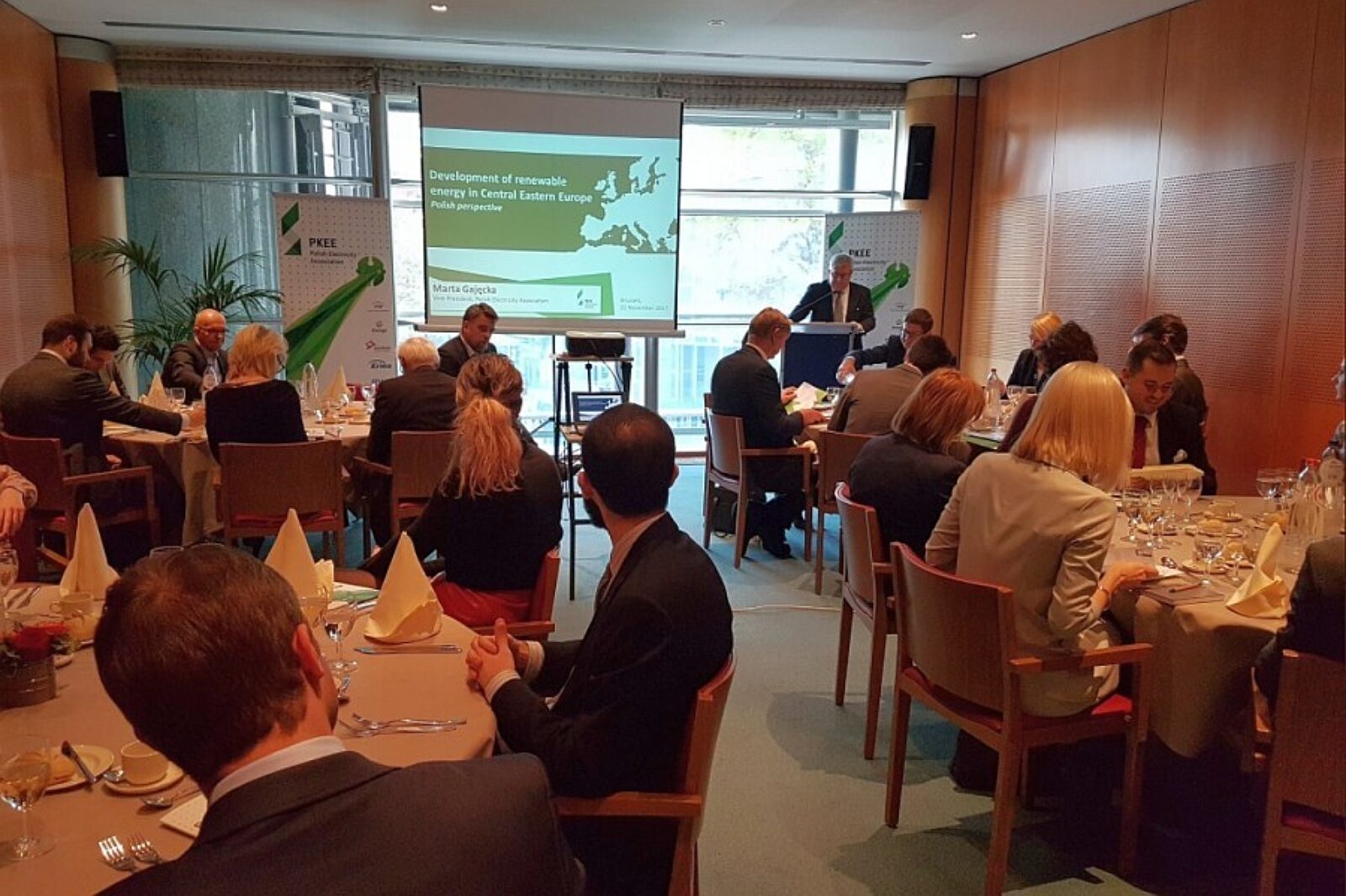 Pe pkee debata czarnecki