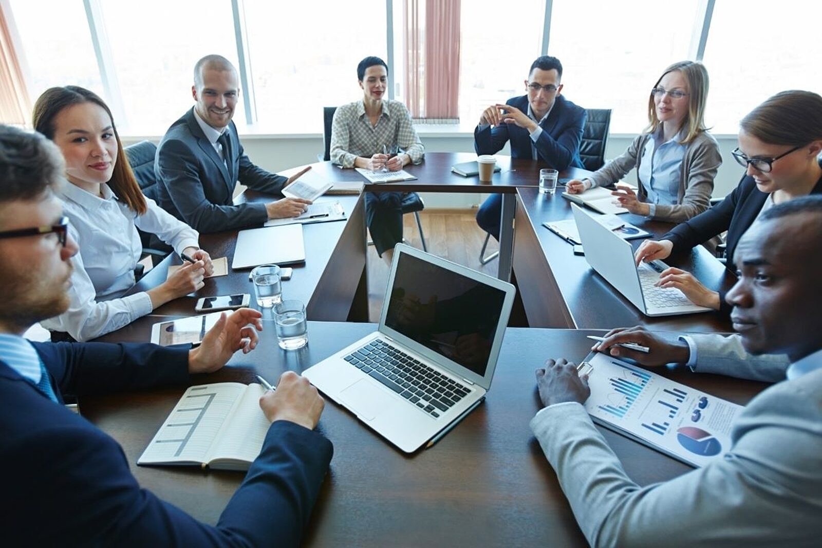 Pracownicyfirma canva