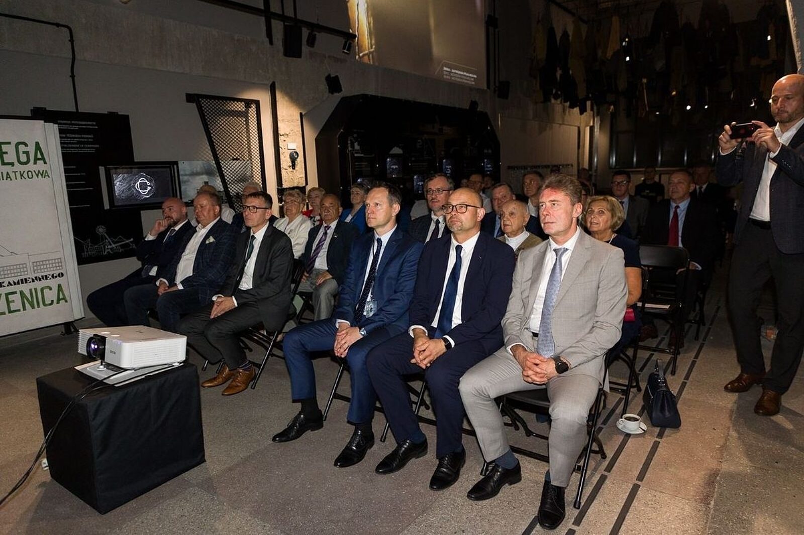 Premiera dawid lach jsw