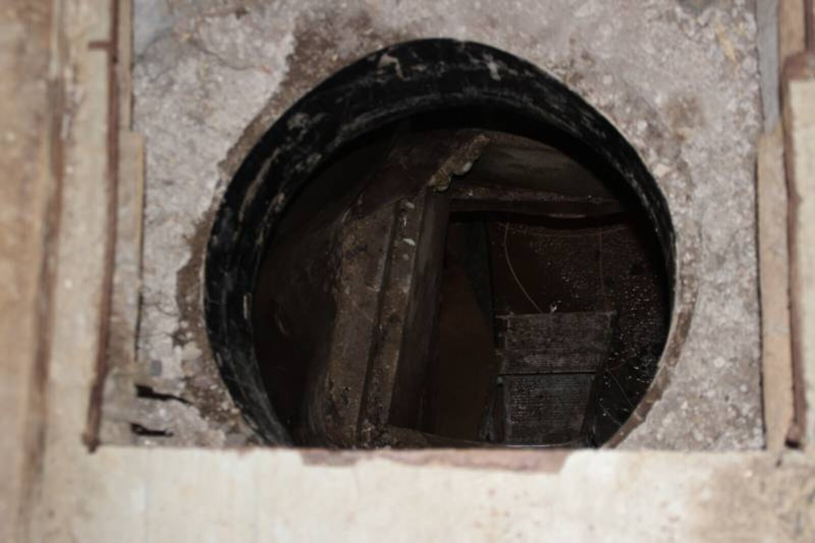 Tunel przemytniczy 2