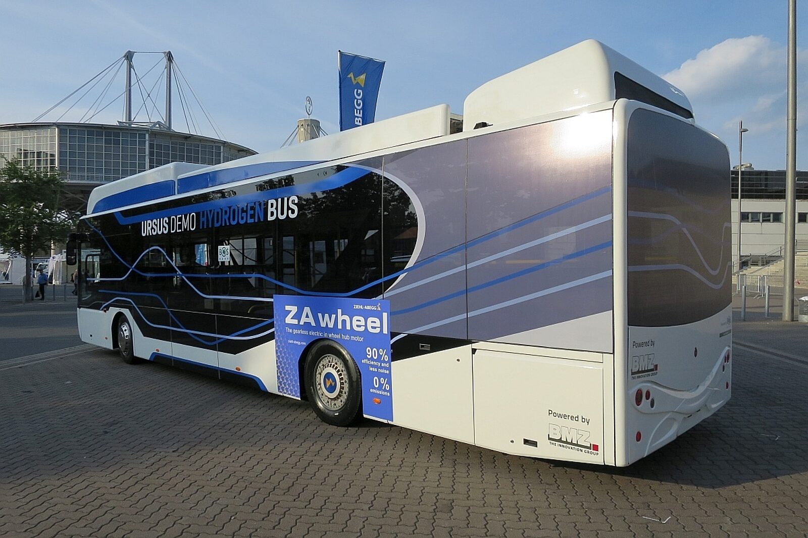 Ursus hydrogen bus travelarz wikimedia