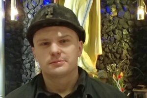 - Koledzy z Halemby doskonale przygotowali ścianę. Współpraca z nimi układa się nam bardzo dobrze – stwierdza Bartosz Domagała, przodowy brygady wydobywczej z Bielszowic