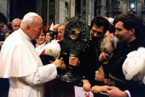 12 monstrancja arc k4