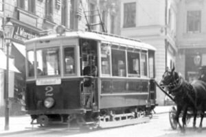 1297420590 771104447