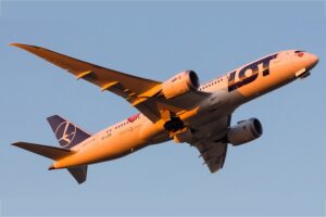 Adammyszkowski b787 8 lot