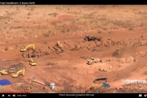 Australia wykolejony pocia youtube