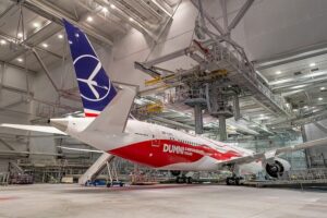 B787 everett dumni pll lot