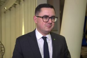 - Eskalacja konfliktu i jego długie trwanie, to jest największy kryzys na rynku naftowym, ropy i produktów od ponad pięćdziesięciu lat - podkreśla minister energii Miłosz Motyka