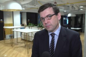 Piotr biezunski newseria