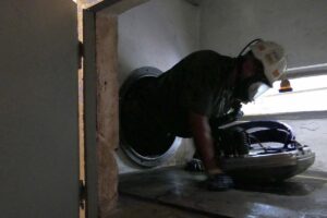 Ratownicy z W-70M na torze przeszkód