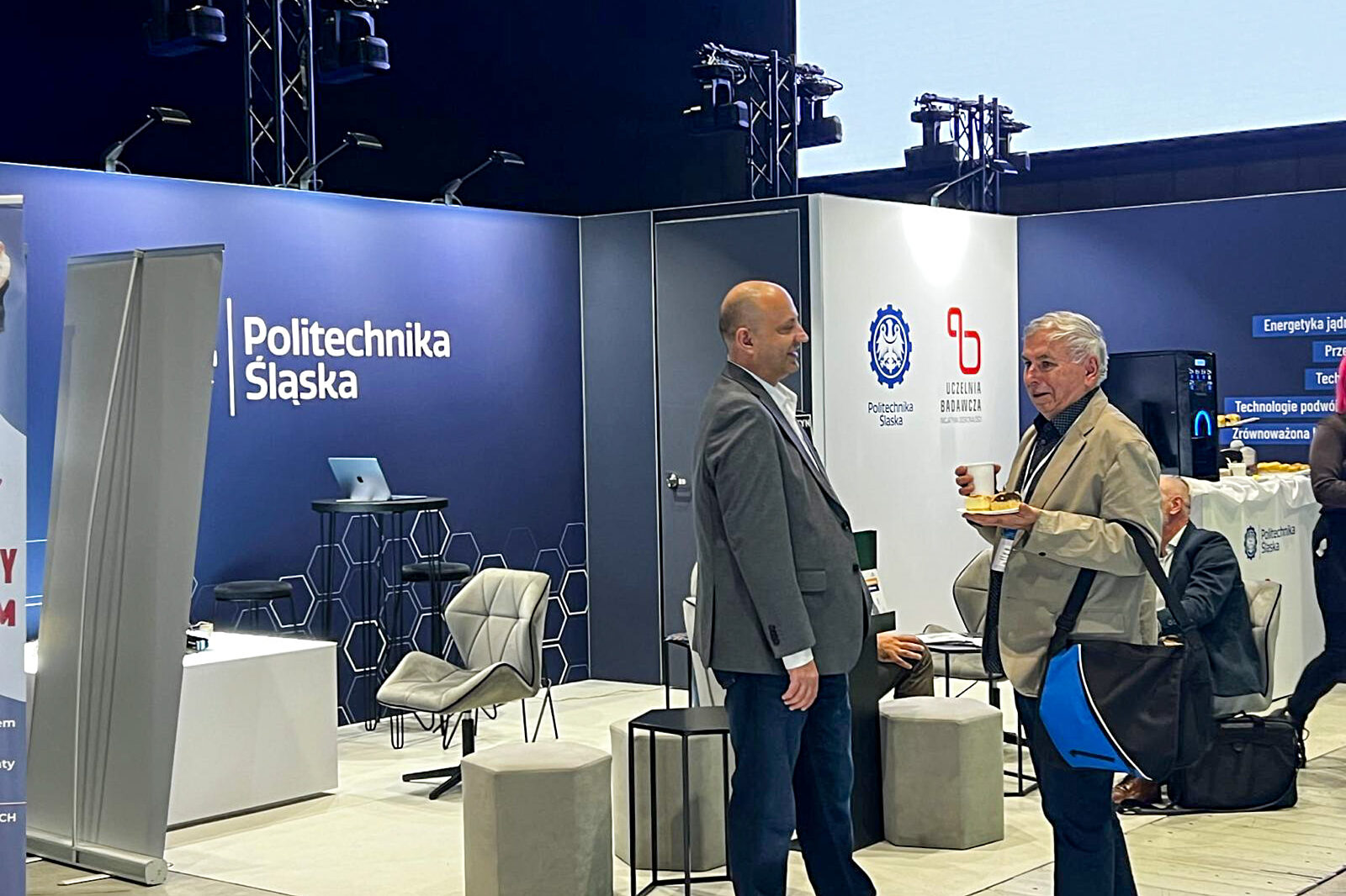 ED 223