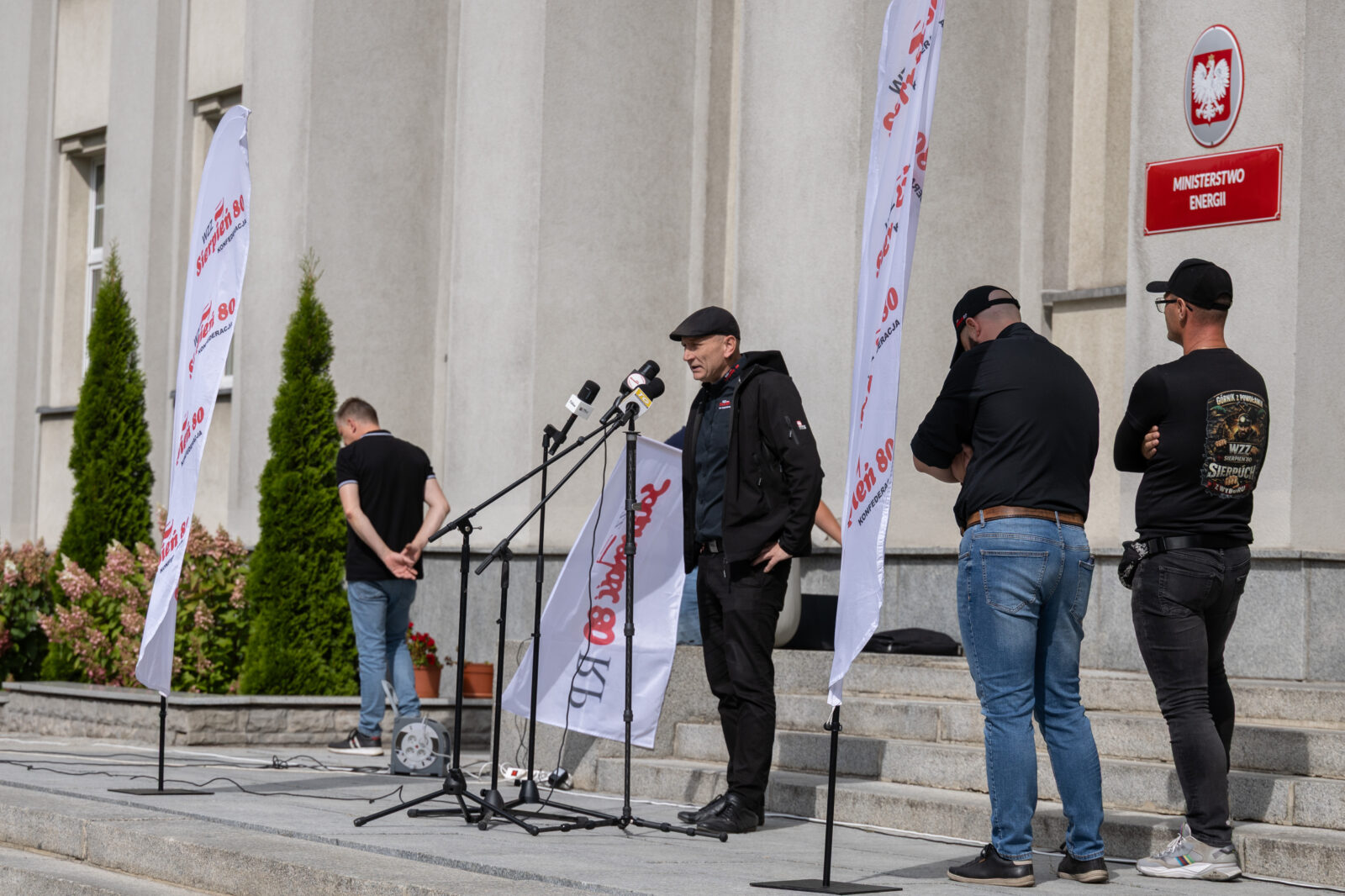 Sierpien protest KZM 16