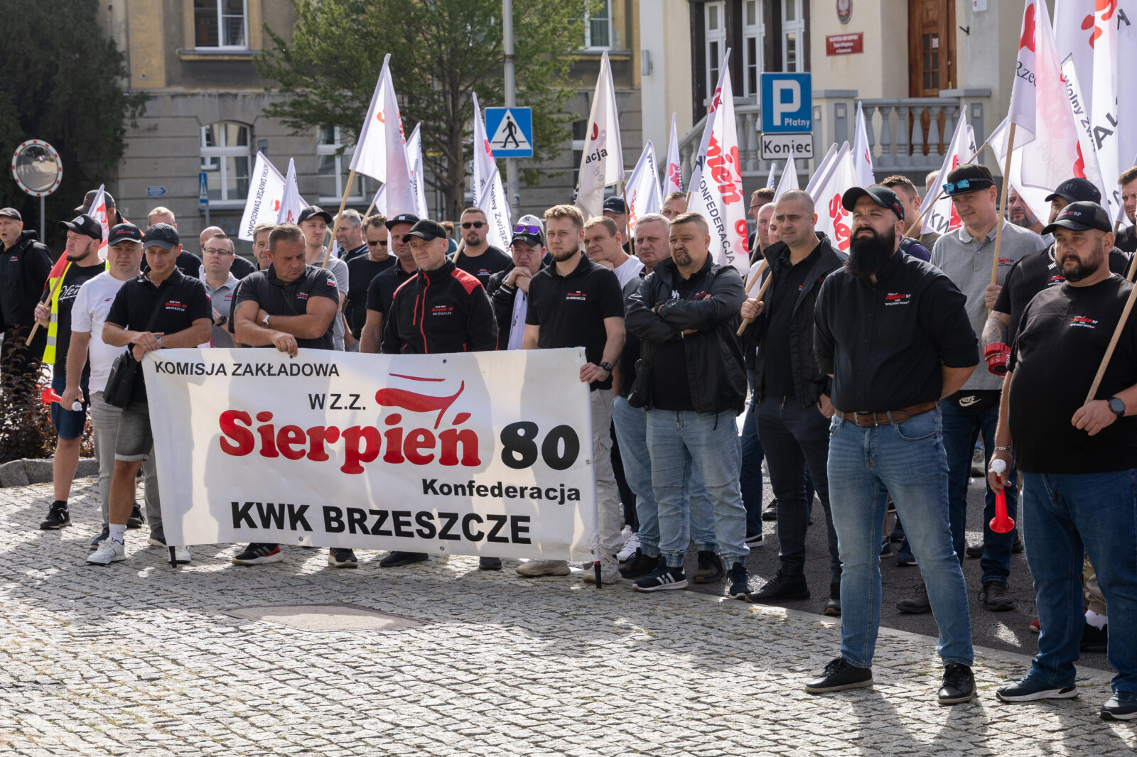 Sierpien protest KZM 3