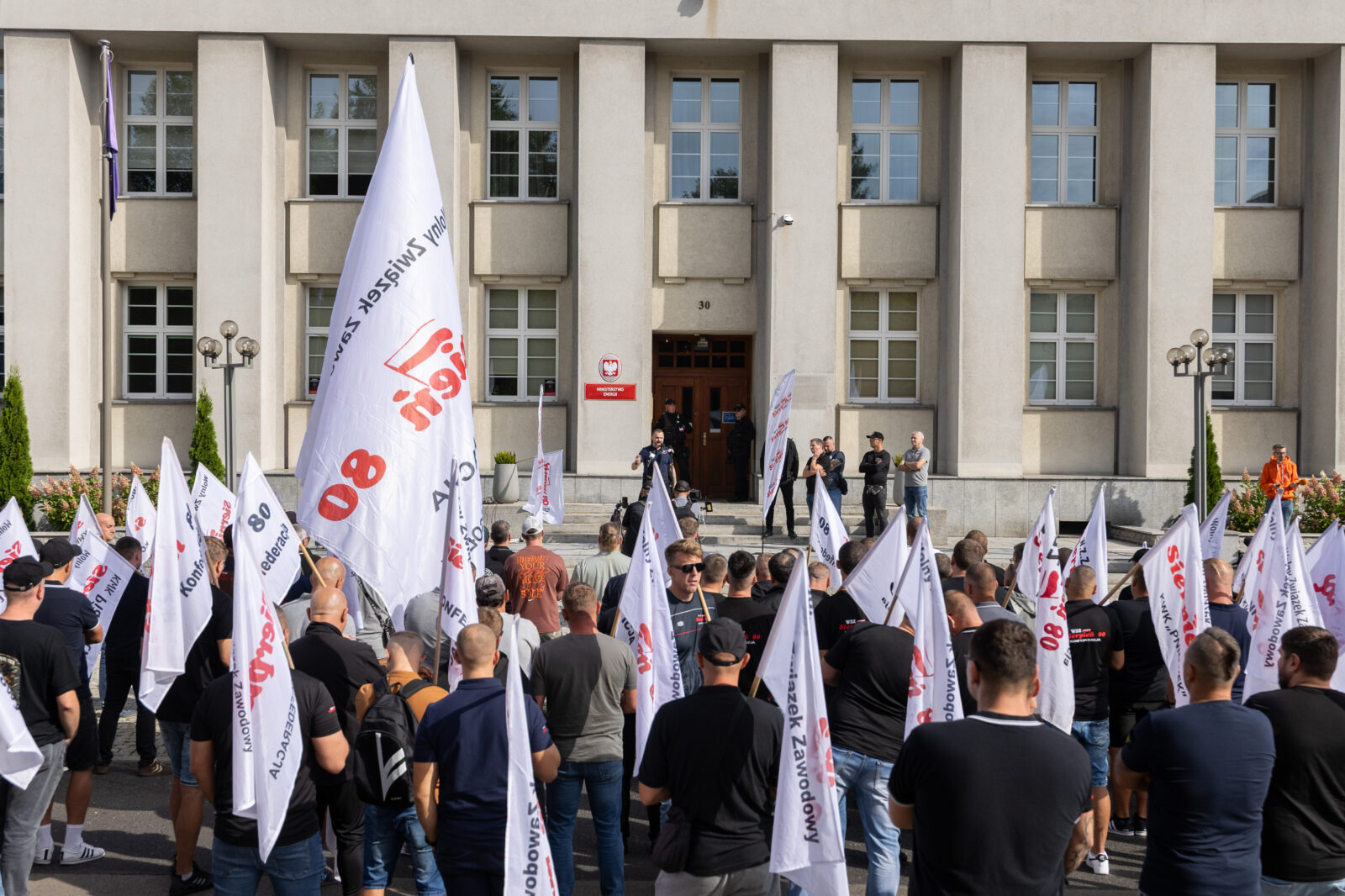 Sierpien protest KZM 5