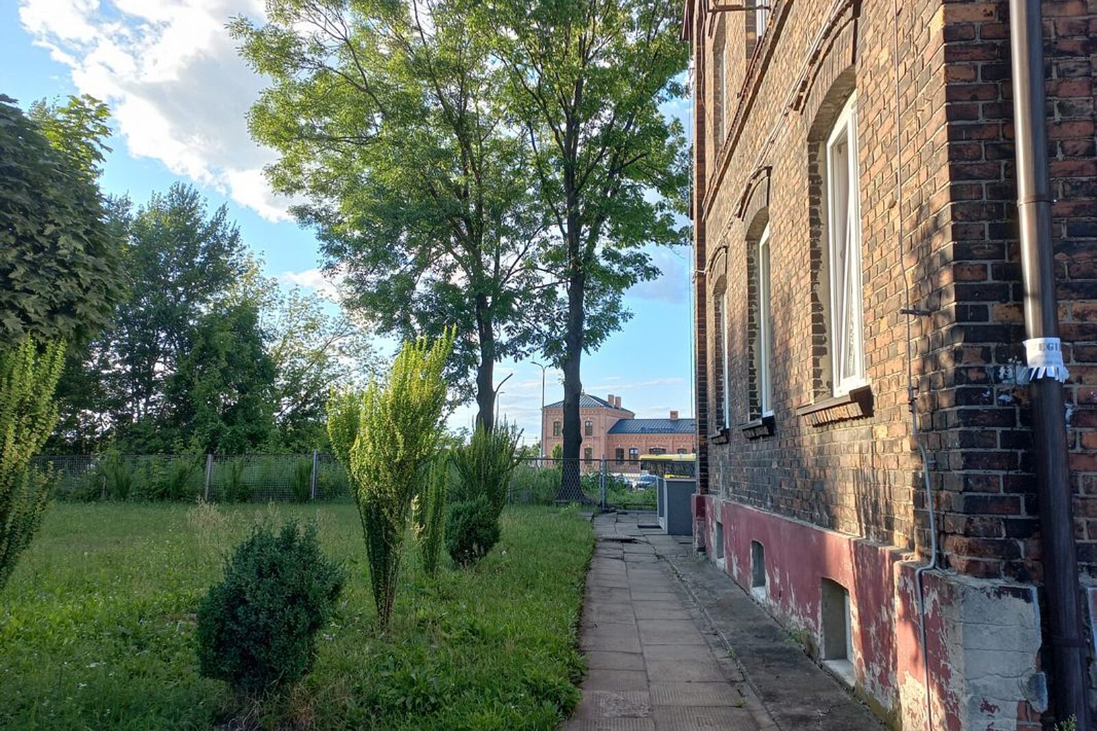 Spacer 8