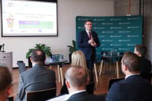 „Przyszłość ciepłownictwa w województwie śląskim – jak zmieniające się regulacje kształtują strategie przedsiębiorstw ciepłowniczych?” pod tym hasłem odbyła się 23 marca ostatnia Konferencja z cyklu Kierunek – zielona transformacja 2026.