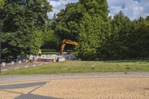 Bytom rozbiorka pomnika armii czerwonej 2