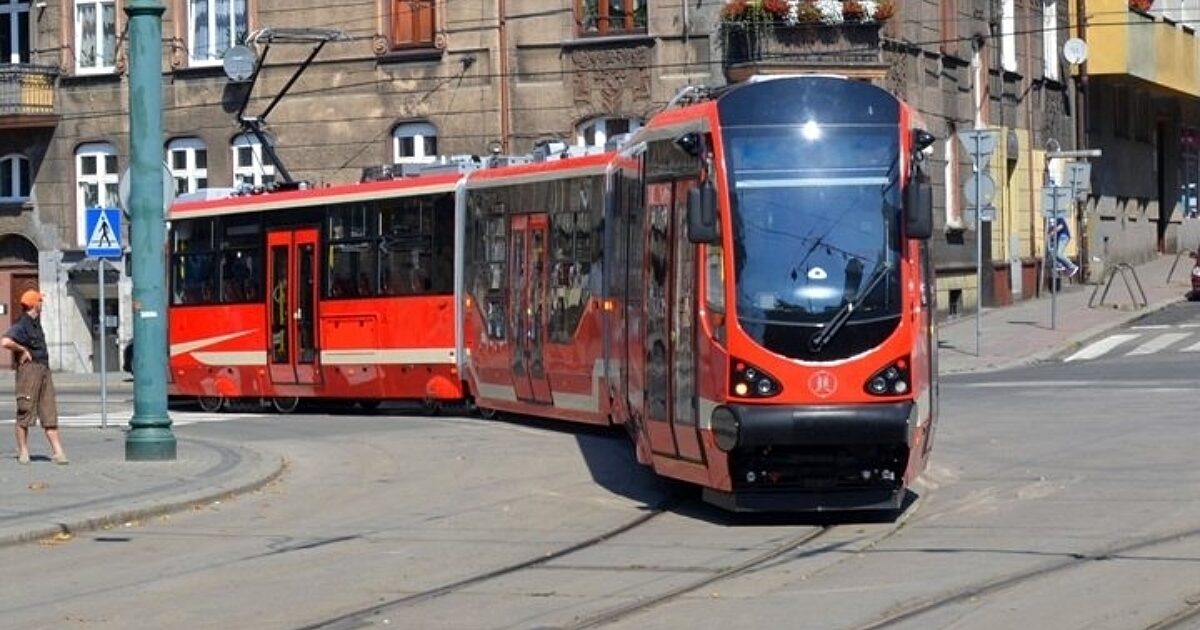Tramwaje Śląskie: nowy model od soboty na torach | netTG.pl