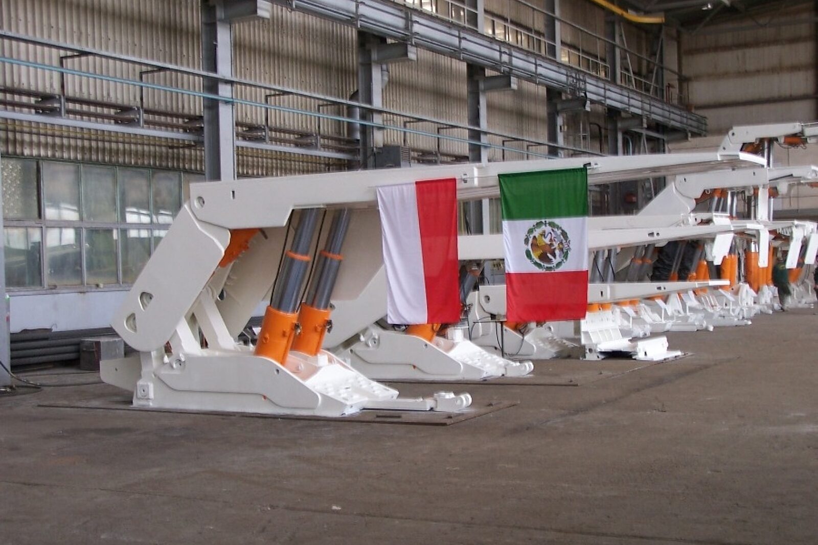 1331634948 famur obudowa fazos