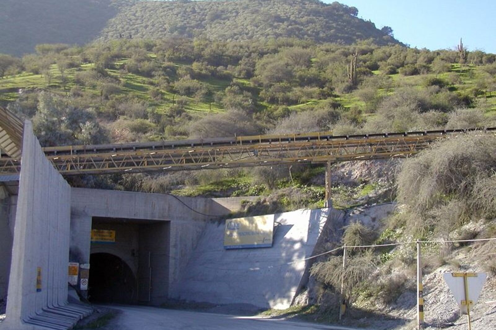 1353665980 wjazd do kopalni