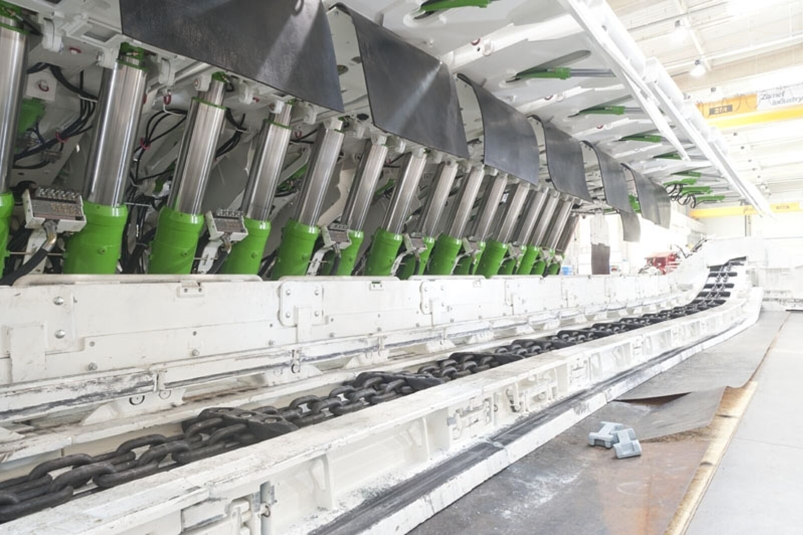 1359638061 obudowa scianowa famur