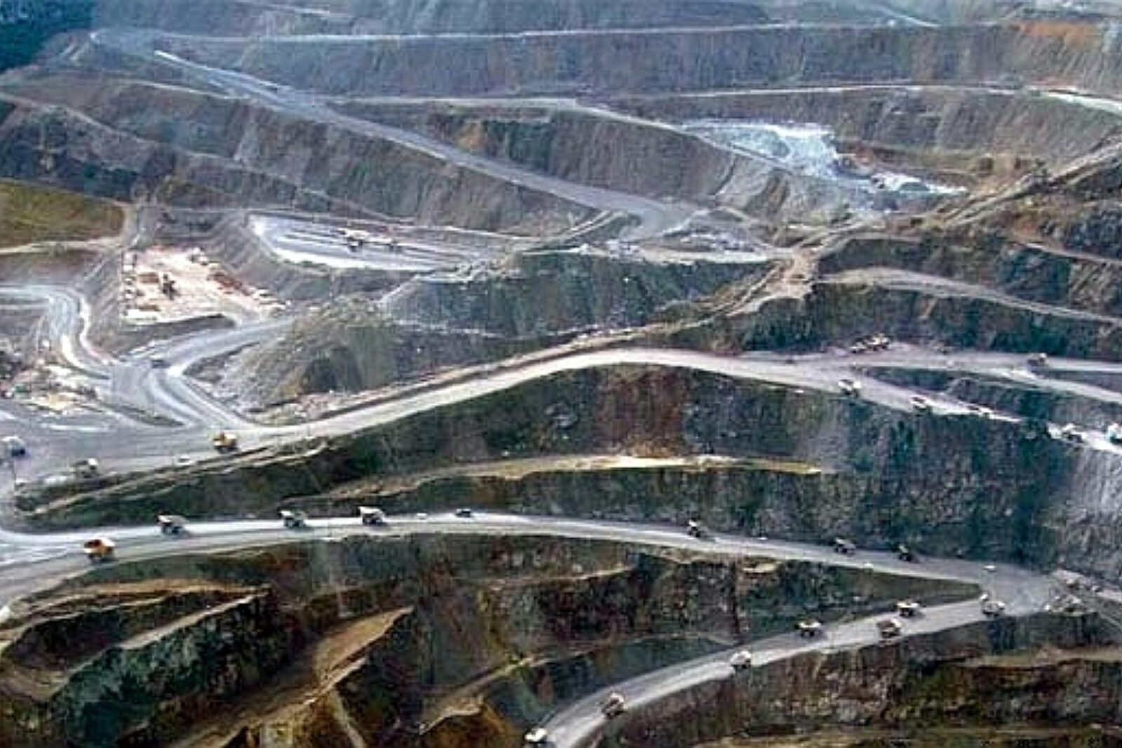 1367503931 grasberg wikimedia org