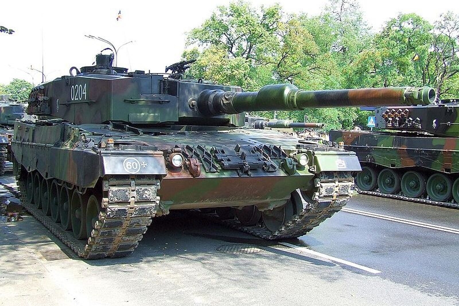 1374140540 leopard2a4 wikimedia org hiuppo