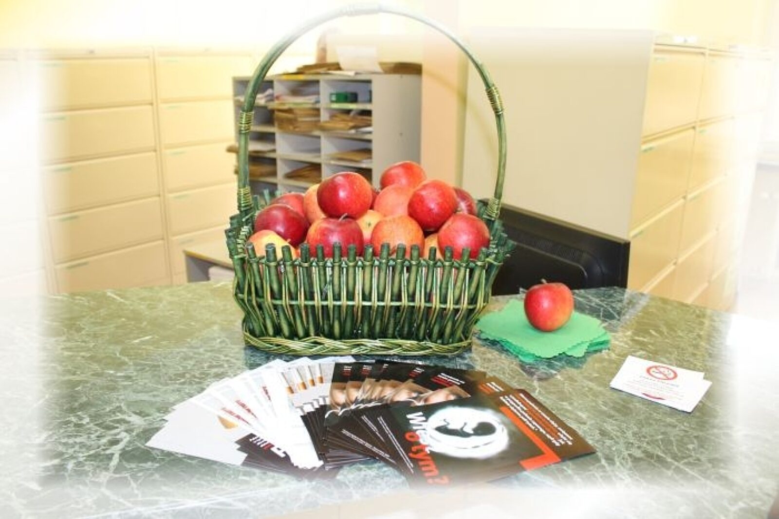 1385114299 jablko uniabracka