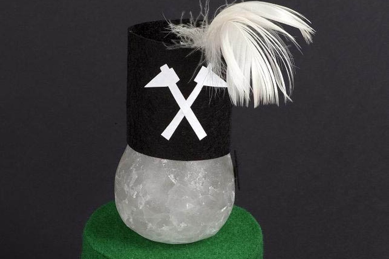 1397478592 pisanka w gorniczym czaku