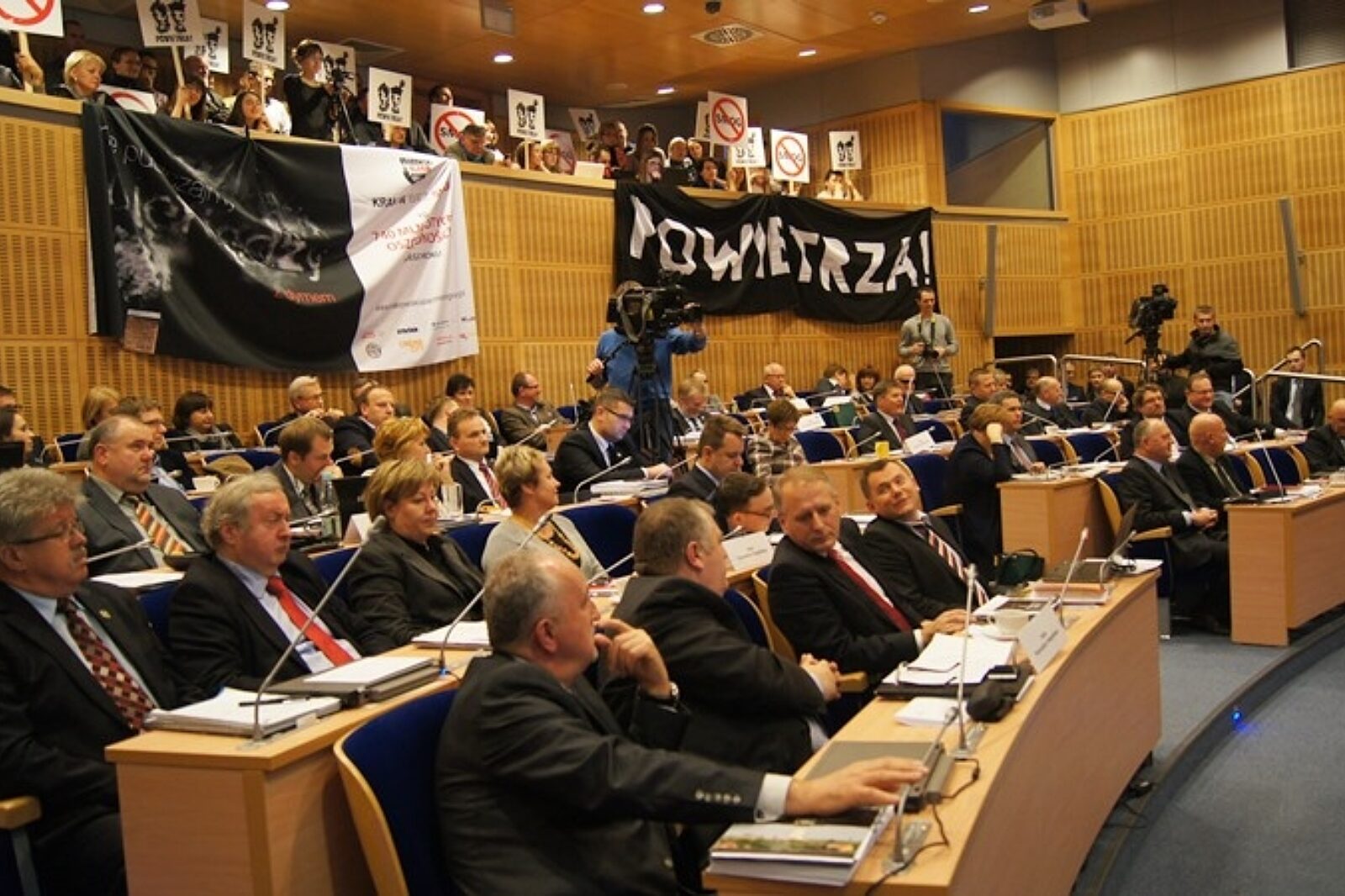 1397555665 ekolodzy na sejmiku glos podhalanski