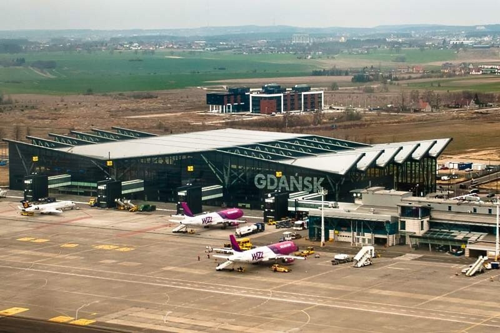 1414510647 lotnisko gdansk mariusz nasieniewski