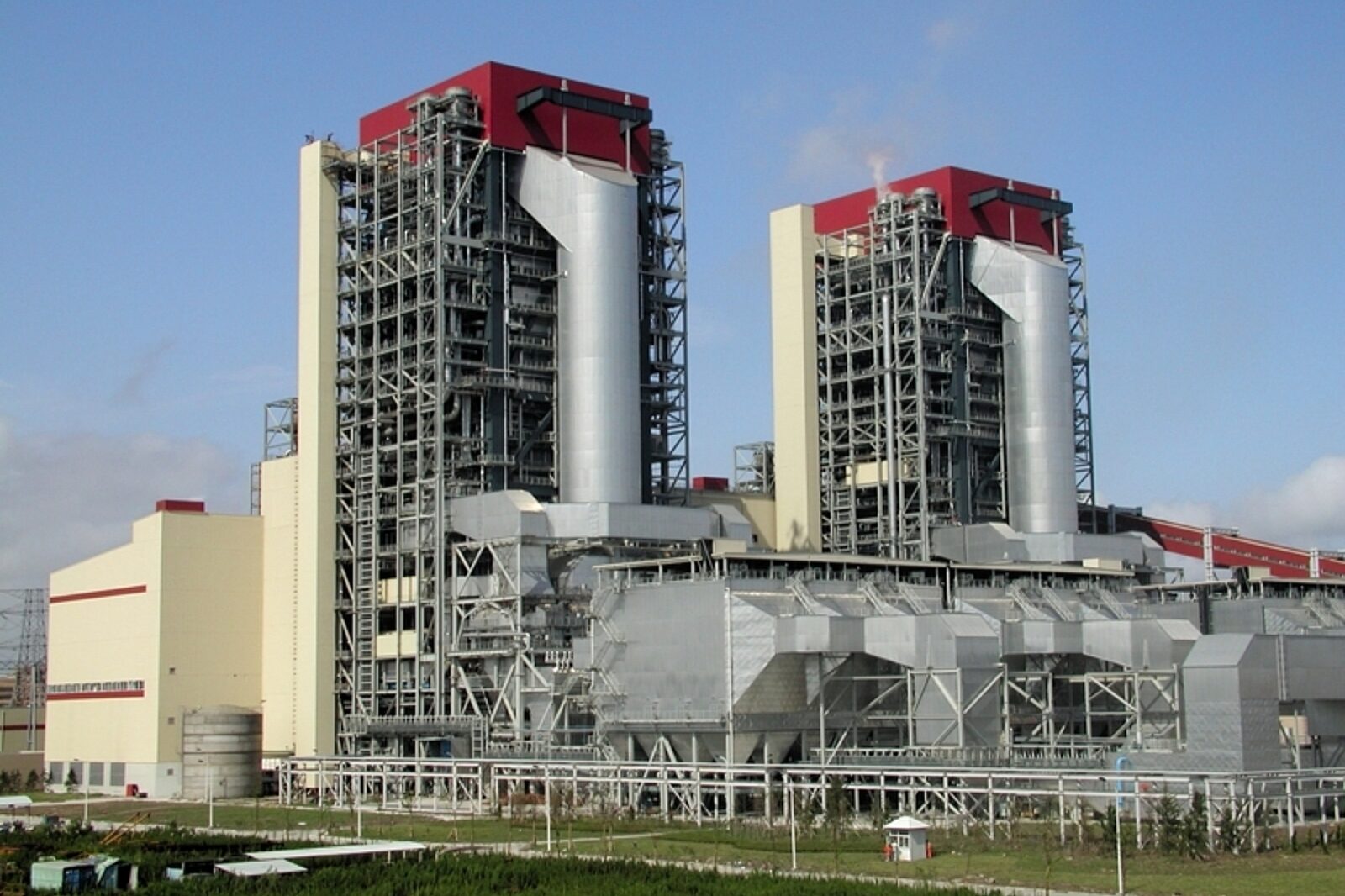 1436536756 waigaoqiaosupercriticalcoalfiredpowerplantinchina