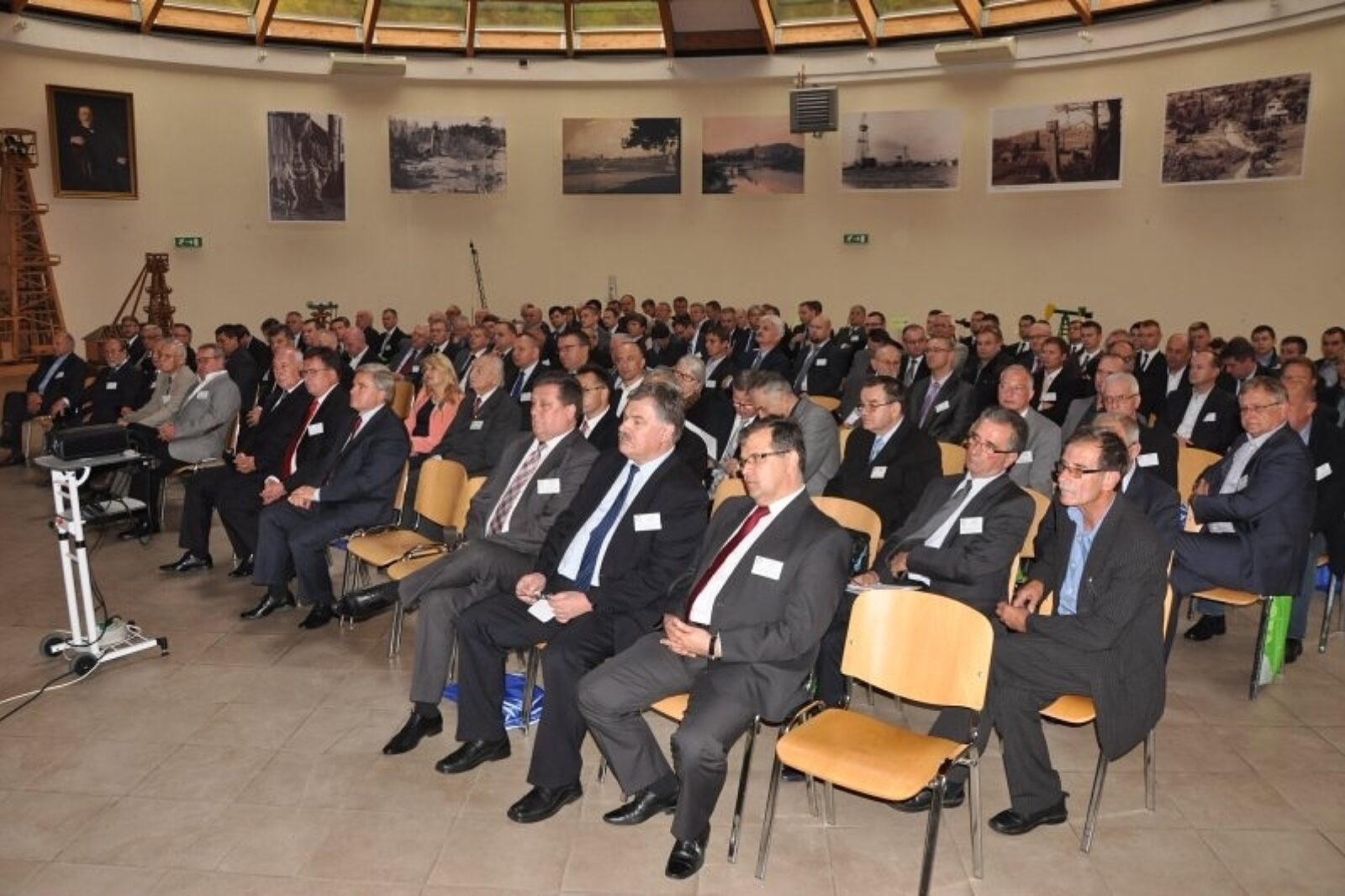 1443250677 weglowodory konferencja wug