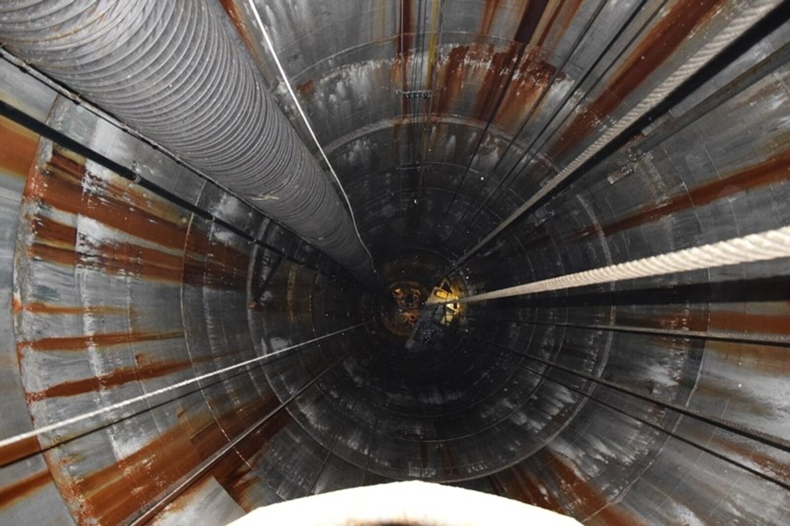 1463505117 widok z dna szybu