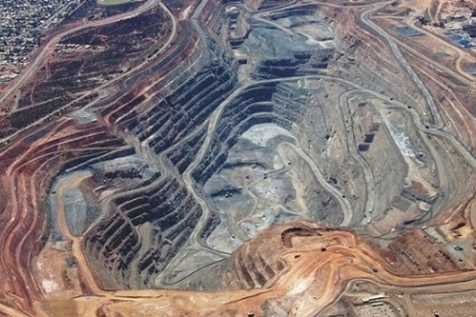 1466760585 sunrise dam gold mine australia