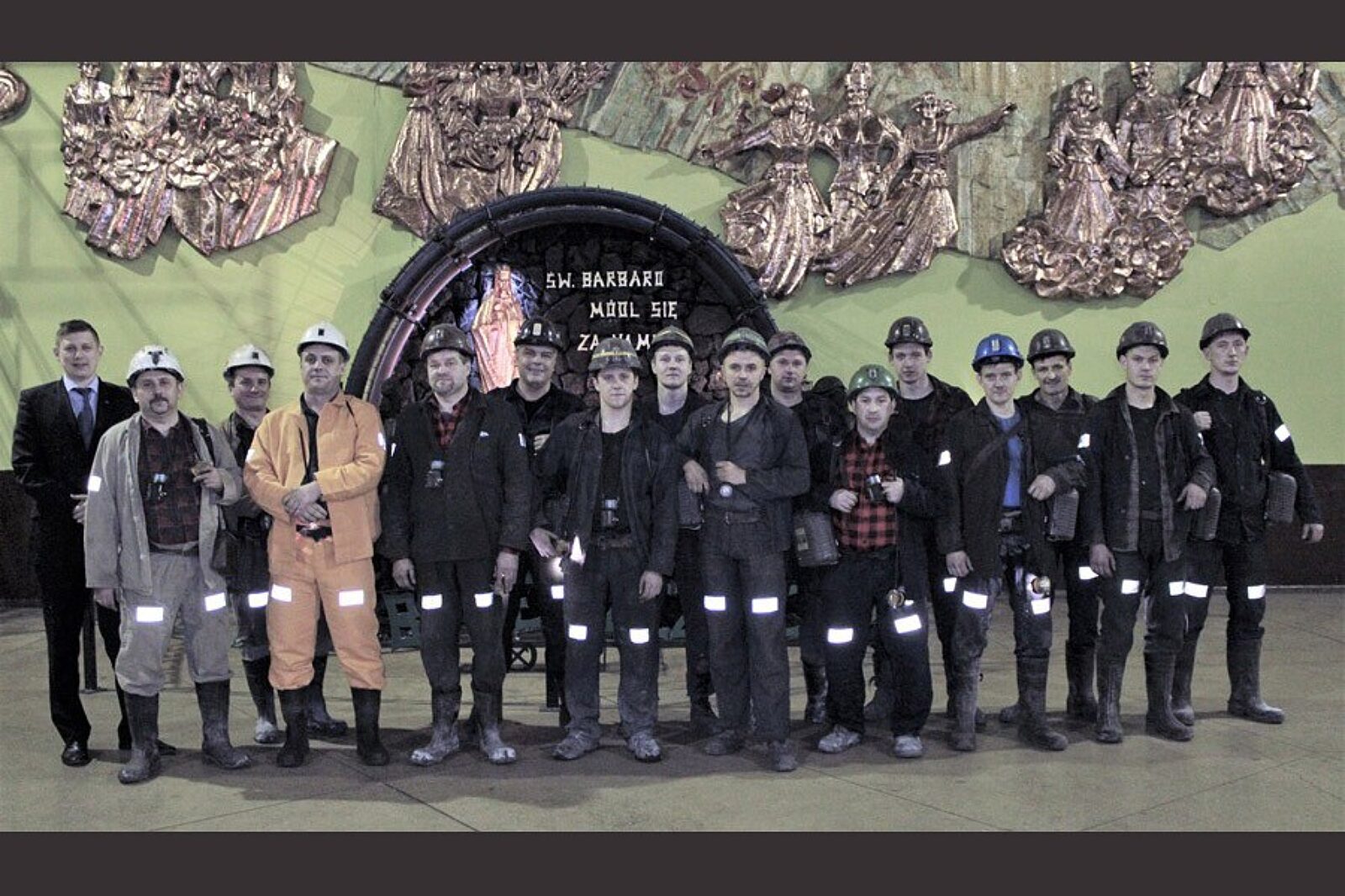 1480094795 zaloga kopali ruda chodnik arc