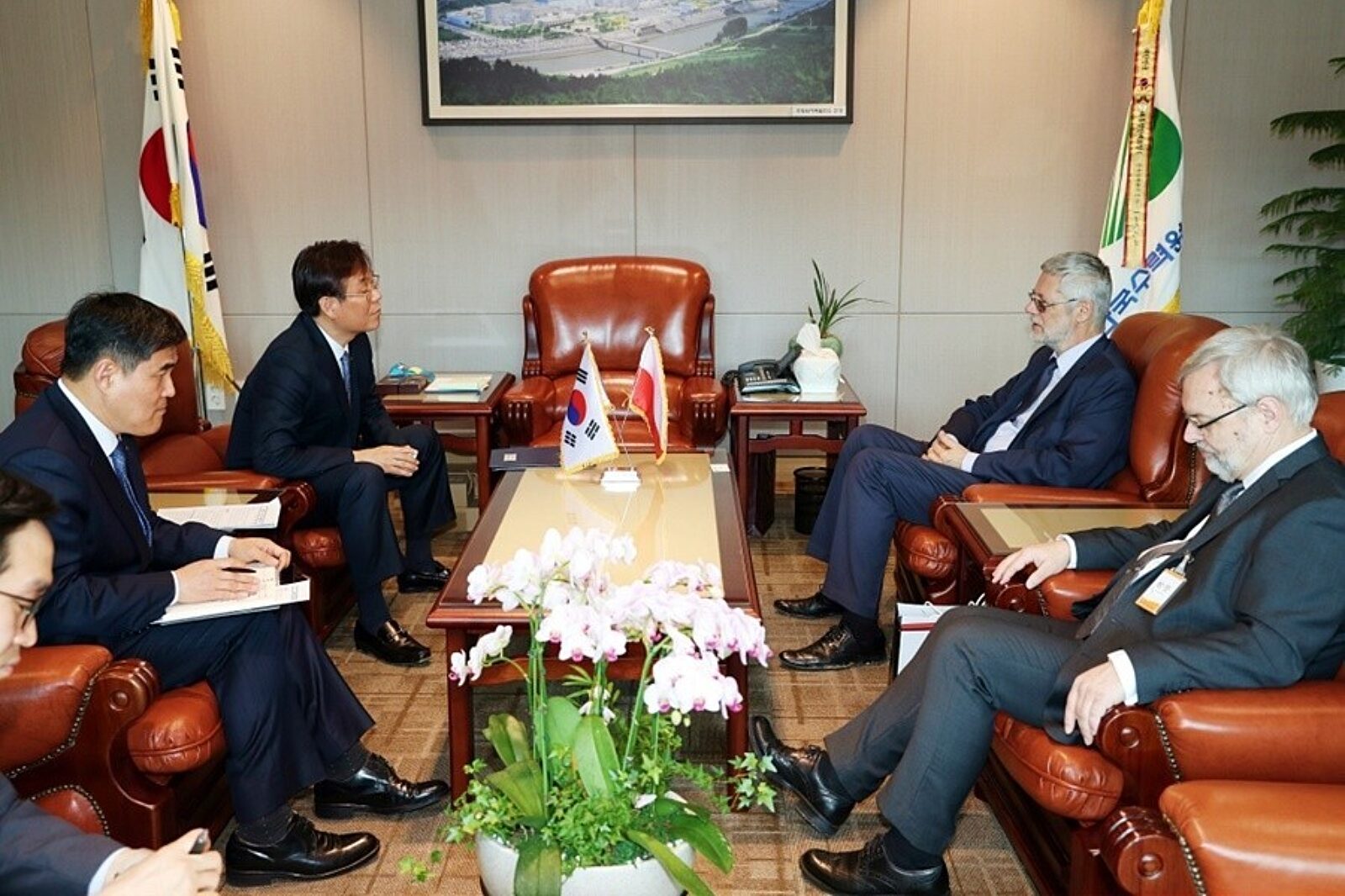 1492682388 spotkanie minister piotrowski korea ministerstwo energii