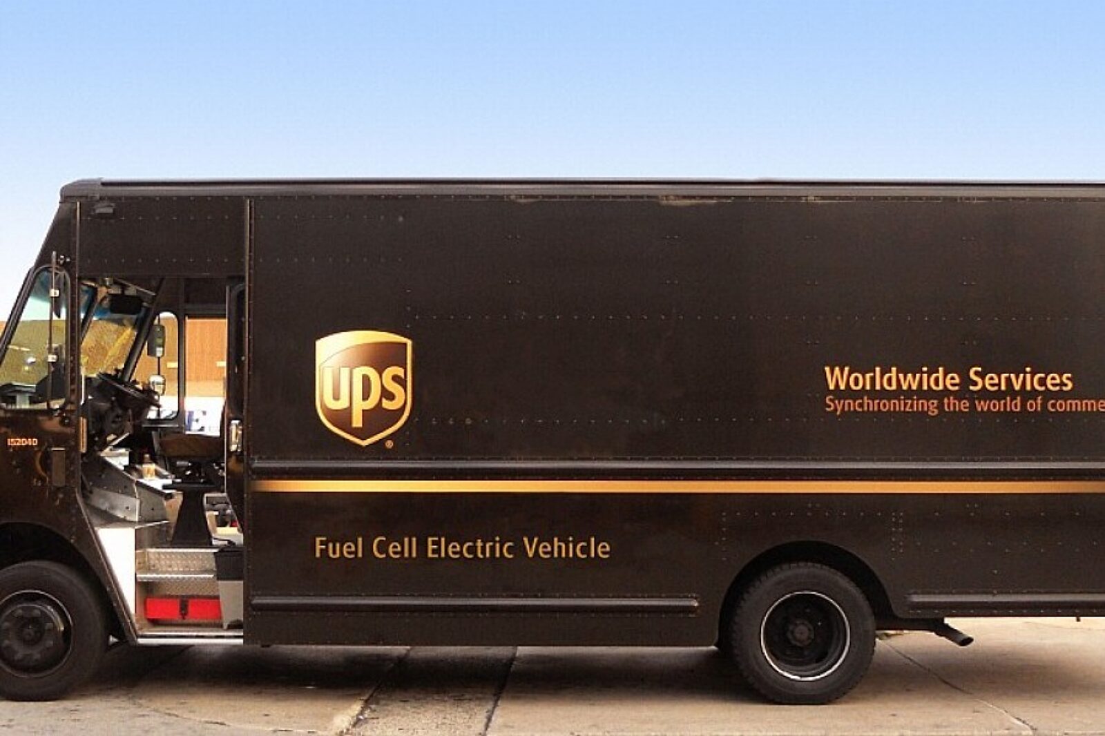 1495541157 kurier furgon ups