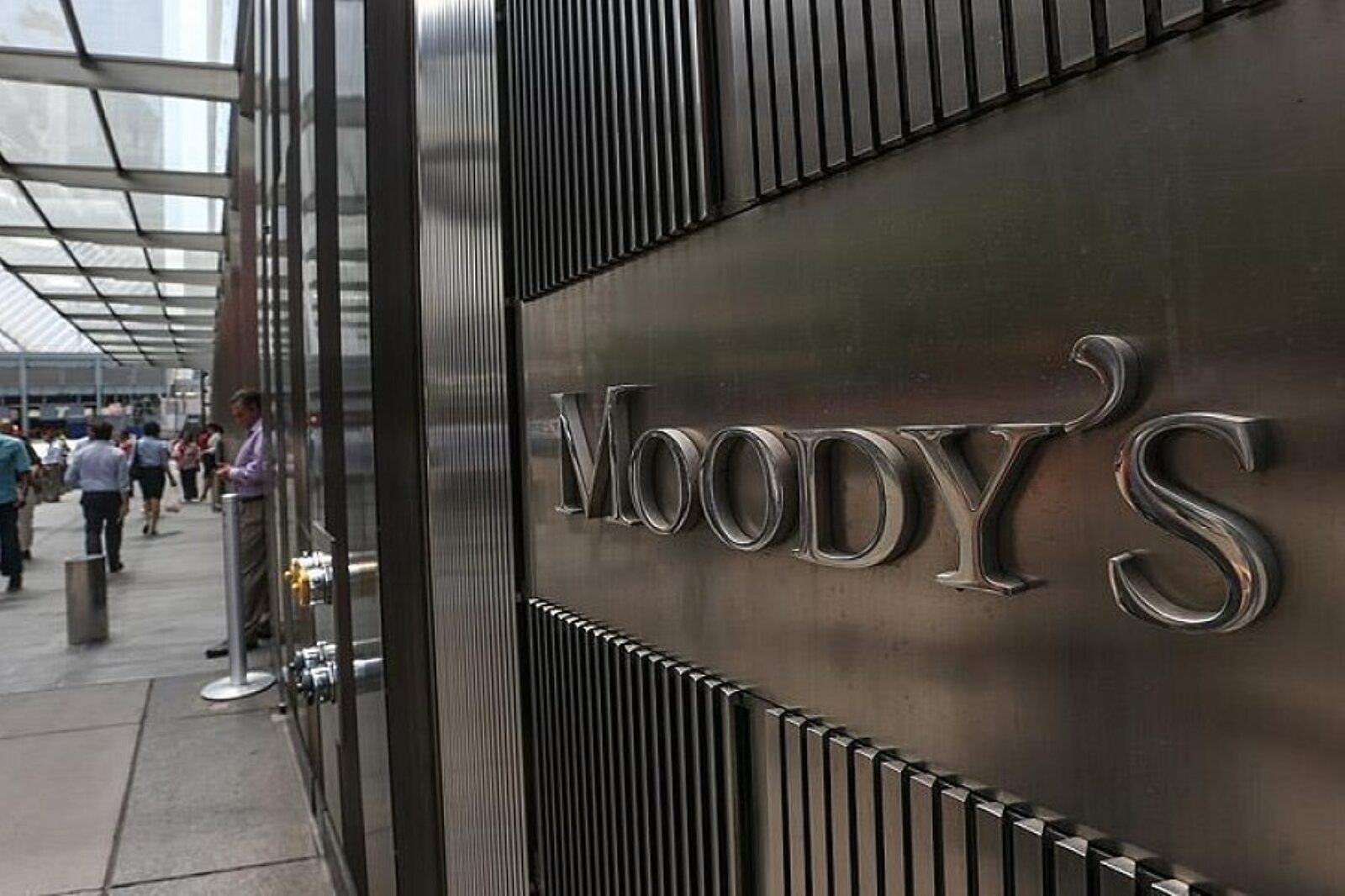 1505302890 logo moodys moodys